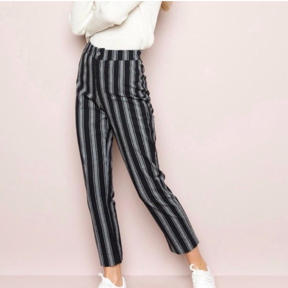 BRANDY MELVILLE // Tilden black & grey cotton striped cropped pants. Size S